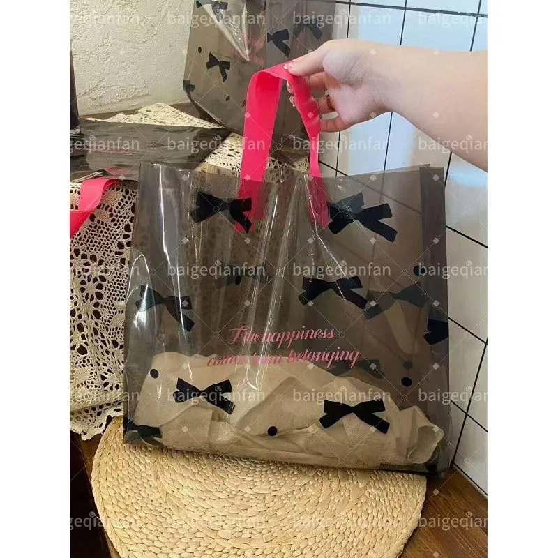 Gyári közvetlen OEM fekete műanyag póló csomagoló táska egyedi ruházati műanyag cipzáras táska ruhák csomagolásához